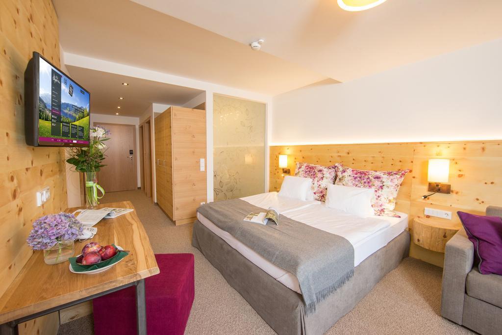 Hotel Stadt Wien Zell am See Rum bild